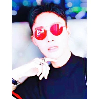 白边男生头像图片