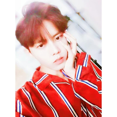 白边男生头像图片