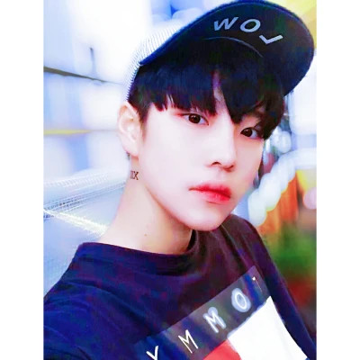 白边男生头像图片