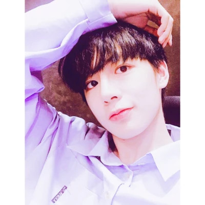 白边男生头像图片