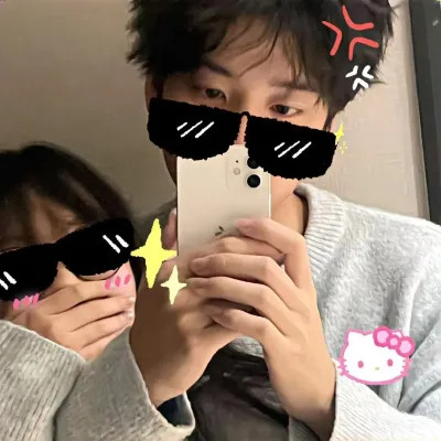 2025年情侣头像一人一半