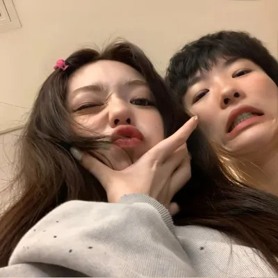 宠溺情侣头像一左一右
