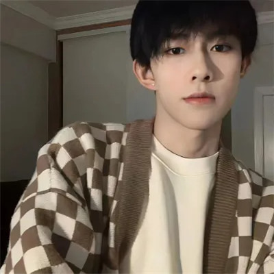 微信情侣头像2025年最火爆的款式