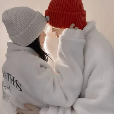 微信情侣头像2025年最火爆的款式