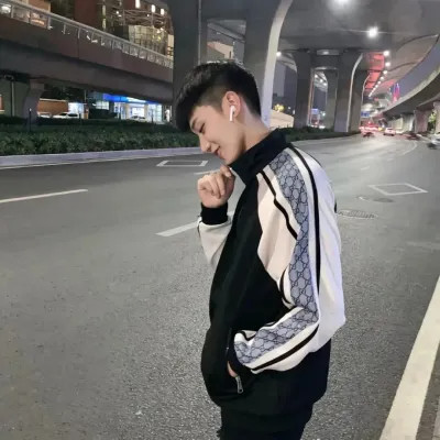 微信情侣头像2025年最火爆的款式