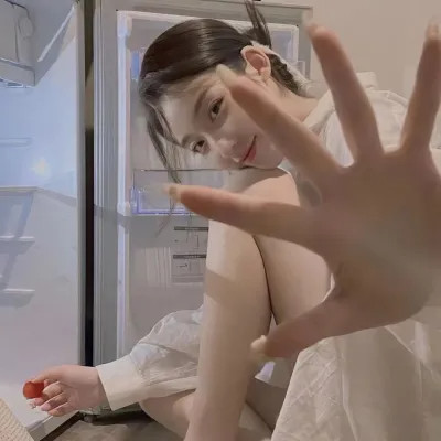 微信情侣头像2025年最火爆的款式