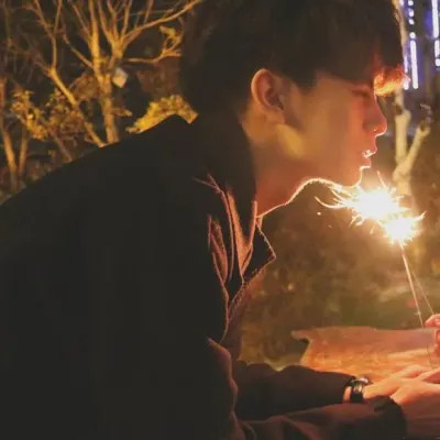 2025年最受欢迎的QQ情侣头像图片