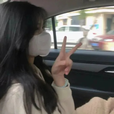 2025年流行的QQ情侣头像图片