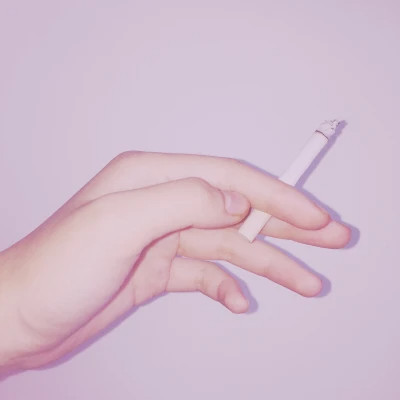 不良少女抽烟头像图片