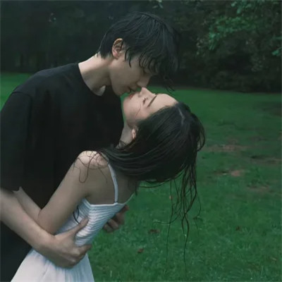 真人情侣头像