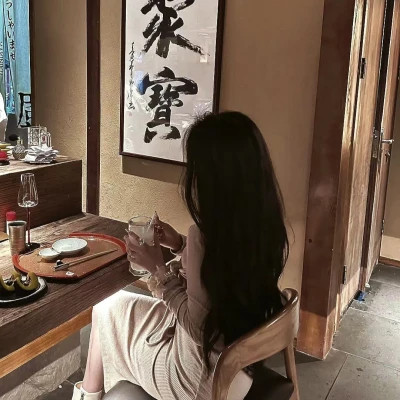 2025精选高清女生背影头像图片