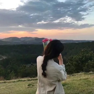 2025最新高清背影女生头像图片