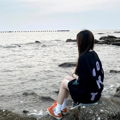 2025最新高清背影女生头像图片