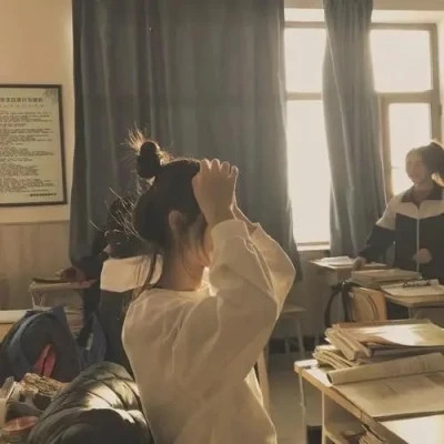 2025最新高清背影女生头像图片