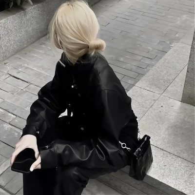 2025最受欢迎的高清背影女生头像图片