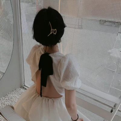2025最受欢迎的高清背影女生头像图片