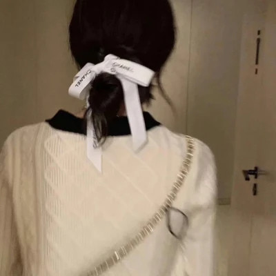 2025最受欢迎的高清背影女生头像图片