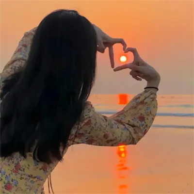 2025最受欢迎的高清背影女生头像图片