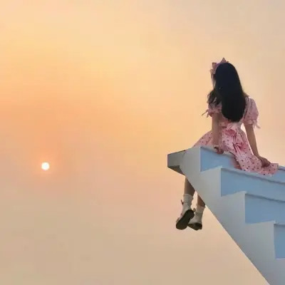 2025最受欢迎的高清背影女生头像图片