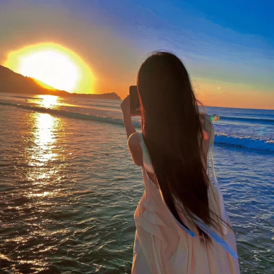 超美女生头像2025最新版背影
