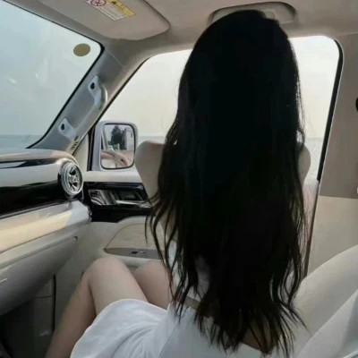 超美女生头像2025最新版背影