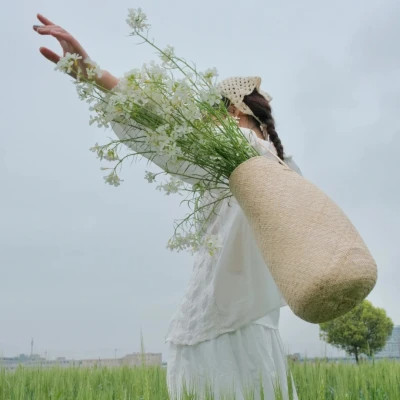 超美女生头像2025最新版背影
