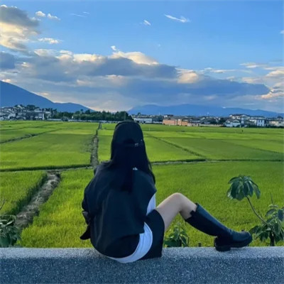 超美女生头像2025最新版背影