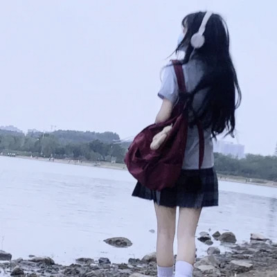 超美女生头像2025最新版背影