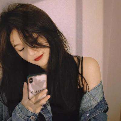 独特风格2025好看女生头像图片