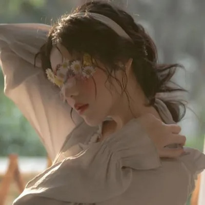独特风格2025好看女生头像图片