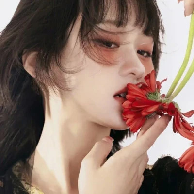 2025最新好看女生头像图片