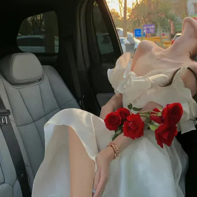 独特微信女生头像图片2025年流行款