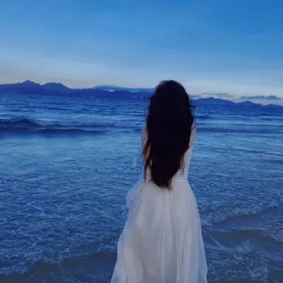 2025最新唯美女生微信头像图片