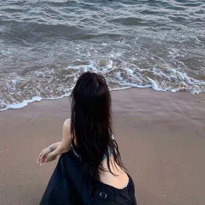 2025最新唯美女生微信头像图片