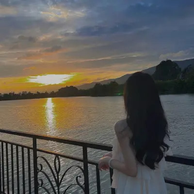 2025最新唯美女生微信头像图片