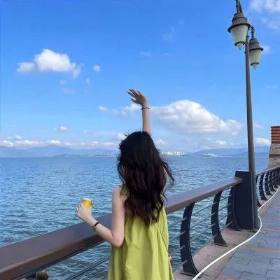 2025最新唯美女生微信头像图片