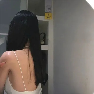 最新2025女生时尚又个性微信头像图片
