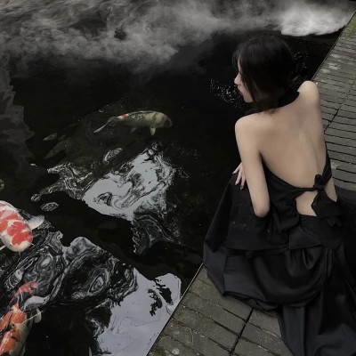 最新2025女生时尚又个性微信头像图片