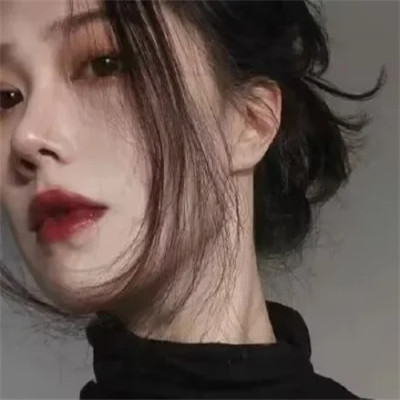 最新2025女生时尚又个性微信头像图片