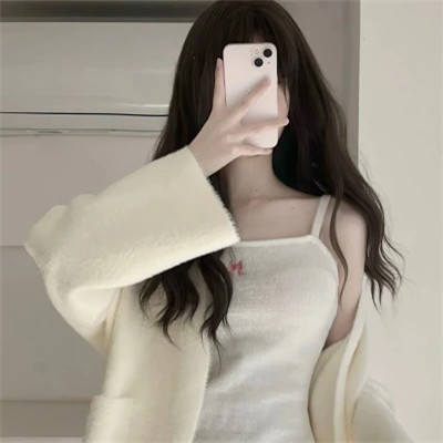 最新2025女生时尚又个性微信头像图片