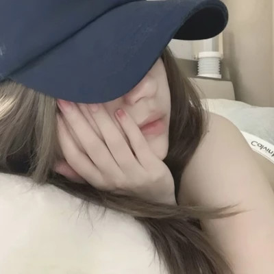 最新2025女生时尚又个性微信头像图片