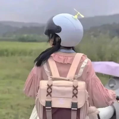 2025最新个性女生微信头像