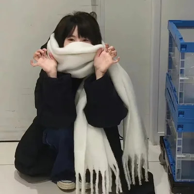 2025最新个性女生微信头像