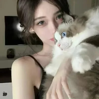 2025最新个性女生微信头像