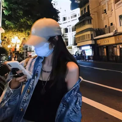 2025最新个性女生微信头像