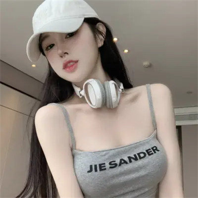 2025最新个性女生微信头像