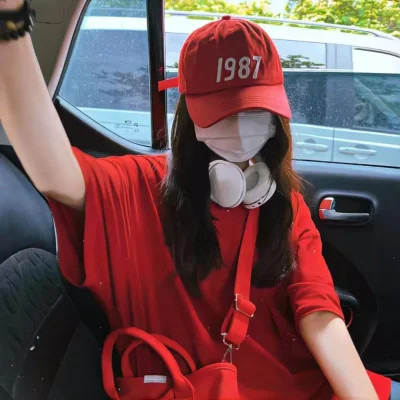 2025最新个性女生微信头像