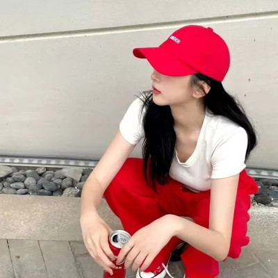 2025最新个性女生微信头像
