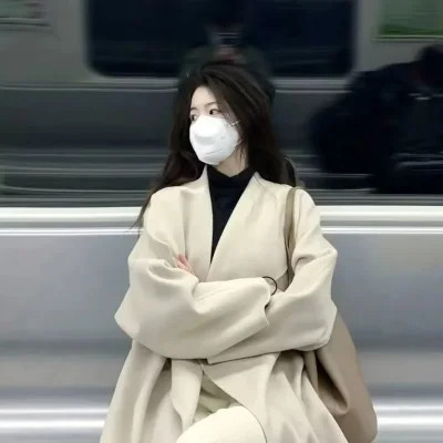 2025最新个性女生微信头像