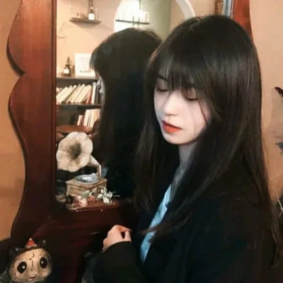 2025小众不易撞的女生QQ头像图片